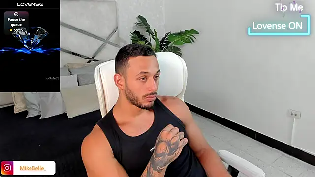 Snapshot of mike_belle chatting on March 12, 2025, 8:20 pm mike belle online show from March 12, 2025, 8:20 pm