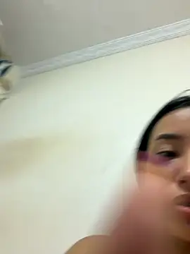 AniEvans  online show from November 18, 2025, 2:06 am