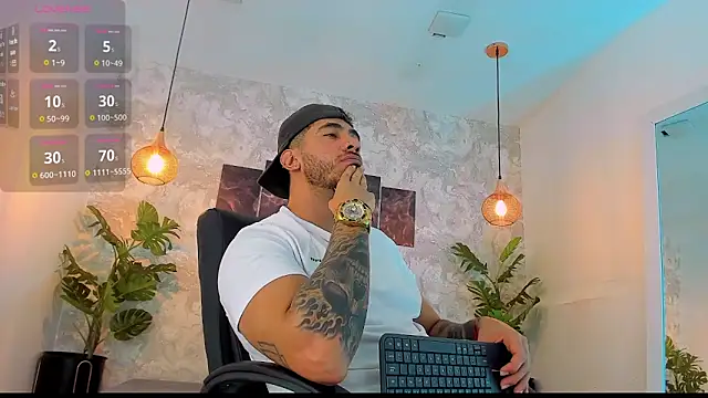 Snapshot of Nate_franco chatting on June 12, 2026, 4:33 am Nate franco online show from June 12, 2026, 4:33 am