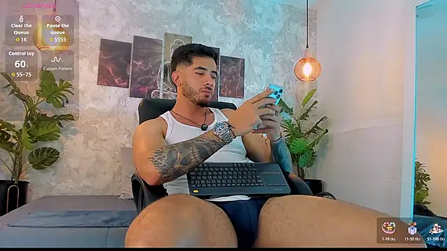 Snapshot of Nate_franco chatting on June 15, 2026, 12:13 am Nate franco online show from June 15, 2026, 12:13 am