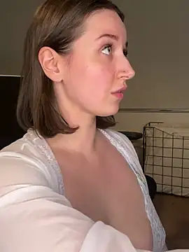 Snapshot of nerdynina chatting on February 4, 2025, 3:33 am nerdynina online show from February 4, 2025, 3:33 am