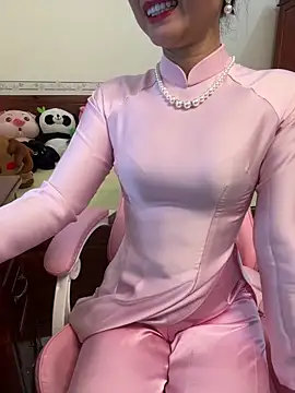   Erin    online show from April 28, 2026, 2:21 am