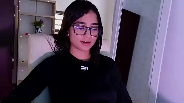 Snapshot of thalia_066 chatting on December 10, 2024, 4:38 pm thalia 066 online show from December 10, 2024, 4:38 pm