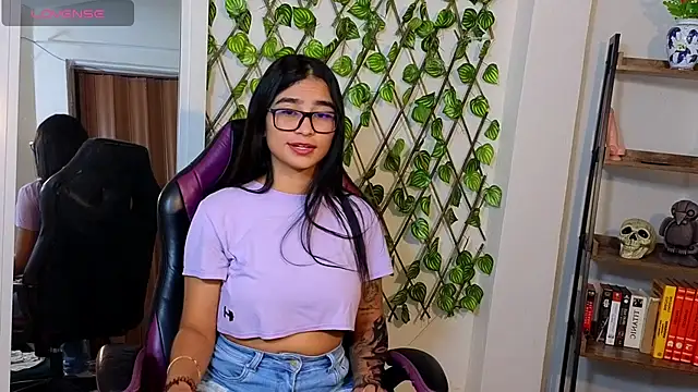 Snapshot of thalia_066 chatting on March 13, 2025, 2:49 am thalia 066 online show from March 13, 2025, 2:49 am