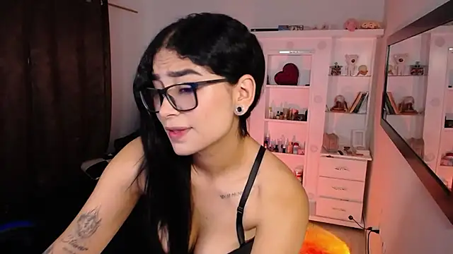 Snapshot of thalia_066 chatting on September 16, 2025, 7:26 pm thalia 066 online show from September 16, 2025, 7:26 pm