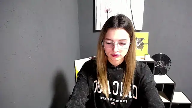 lady olivia  online show from November 13, 2025, 4:50 pm