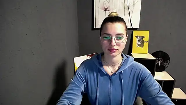 lady olivia  online show from April 25, 2026, 1:41 pm
