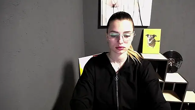 lady olivia  online show from May 21, 2026, 12:23 pm