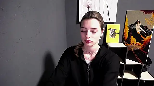 lady olivia  online show from May 27, 2026, 4:37 pm