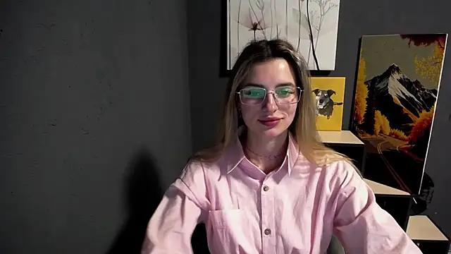 lady olivia  online show from June 4, 2026, 12:44 pm