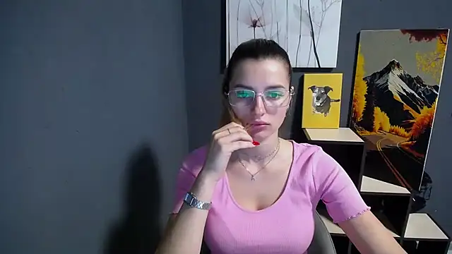 lady olivia  online show from June 12, 2026, 1:21 pm