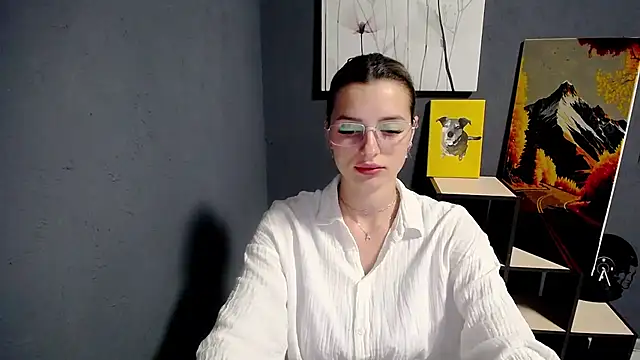 lady olivia  online show from July 7, 2026, 1:04 pm