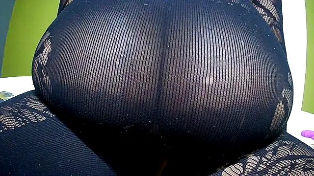 Queenboobs61 online show from April 14, 2026, 7:36 am