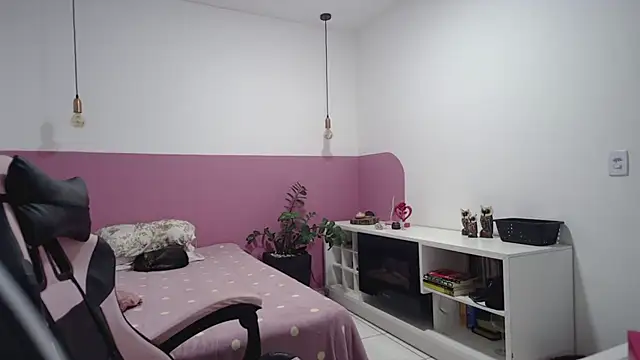 YasmimBrasil online show from July 17, 2026, 5:47 am