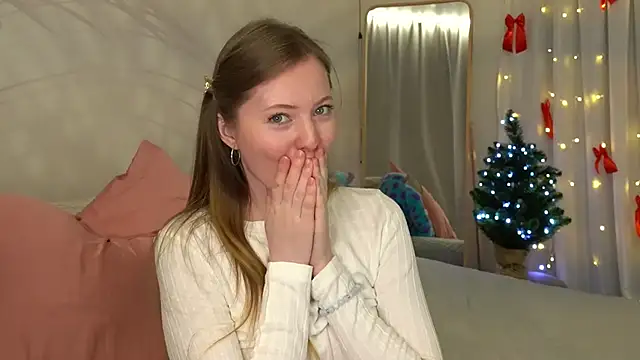 Snapshot of _elisa_omm_ chatting on December 17, 2025, 1:06 pm elisa omm online show from December 17, 2025, 1:06 pm