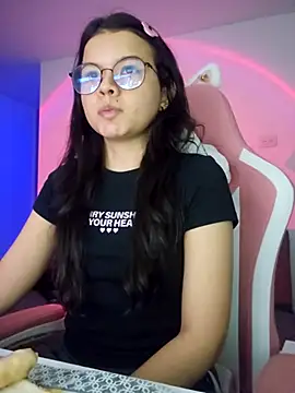 Snapshot of azumiichan chatting on September 17, 2025, 11:06 pm azumiichan online show from September 17, 2025, 11:06 pm