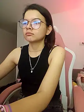 azumiichan online show from February 12, 2026, 1:33 am