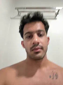 Snapshot of Notahuman1082 chatting on September 27, 2025, 8:47 pm Notahuman1082 online show from September 27, 2025, 8:47 pm