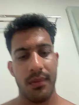 Snapshot of Notahuman1082 chatting on October 7, 2025, 11:40 am Notahuman1082 online show from October 7, 2025, 11:40 am