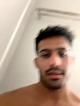 Snapshot of Notahuman1082 chatting on November 23, 2025, 1:38 am Notahuman1082 online show from November 23, 2025, 1:38 am