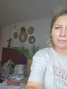 zarina3003 online show from June 16, 2026, 6:43 pm