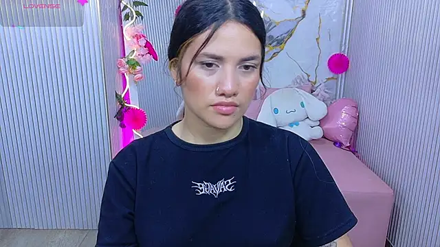 Snapshot of Chiara_tay chatting on July 10, 2026, 6:43 pm Chiara tay online show from July 10, 2026, 6:43 pm