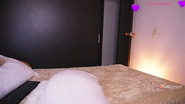 Snapshot of daycass_ chatting on December 14, 2025, 11:53 pm daycass online show from December 14, 2025, 11:53 pm