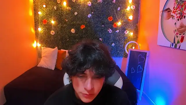 Snapshot of Luke_Howland chatting on December 13, 2024, 8:26 pm Luke Howland online show from December 13, 2024, 8:26 pm