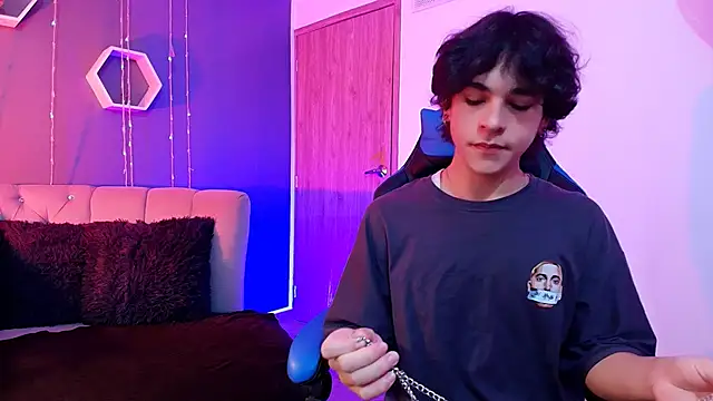 Snapshot of Luke_Howland chatting on January 12, 2025, 8:25 pm Luke Howland online show from January 12, 2025, 8:25 pm