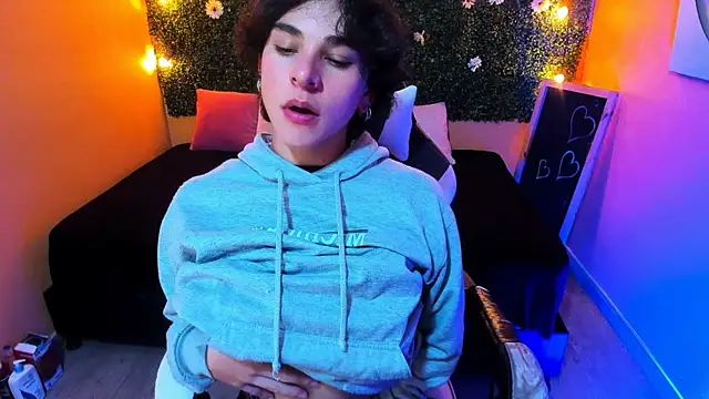 Snapshot of Luke_Howland chatting on January 13, 2025, 11:17 pm Luke Howland online show from January 13, 2025, 11:17 pm