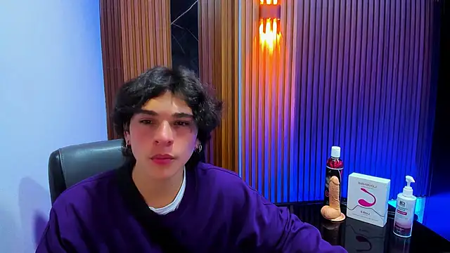 Snapshot of Luke_Howland chatting on January 24, 2025, 8:22 pm Luke Howland online show from January 24, 2025, 8:22 pm