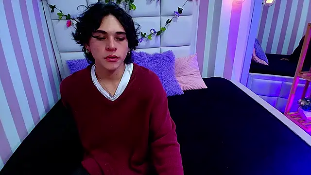 Snapshot of Luke_Howland chatting on January 29, 2025, 8:35 pm Luke Howland online show from January 29, 2025, 8:35 pm