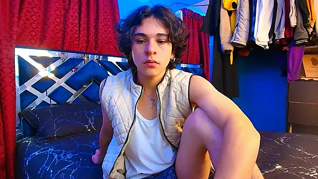 Snapshot of Luke_Howland chatting on February 12, 2025, 4:12 am Luke Howland online show from February 12, 2025, 4:12 am