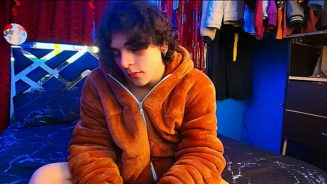 Snapshot of Luke_Howland chatting on February 20, 2025, 12:41 am Luke Howland online show from February 20, 2025, 12:41 am