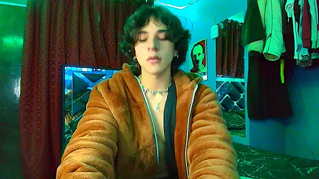 Snapshot of Luke_Howland chatting on March 14, 2025, 10:05 pm Luke Howland online show from March 14, 2025, 10:05 pm