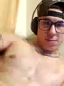 Snapshot of --D-a-D-D-y- chatting on January 13, 2025, 2:39 am --D-a-D-D-y- online show from January 13, 2025, 2:39 am