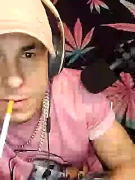 Snapshot of --D-a-D-D-y- chatting on January 17, 2025, 12:10 pm --D-a-D-D-y- online show from January 17, 2025, 12:10 pm