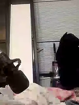 Snapshot of --D-a-D-D-y- chatting on February 3, 2025, 6:02 am --D-a-D-D-y- online show from February 3, 2025, 6:02 am