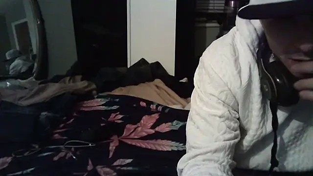 Snapshot of --D-a-D-D-y- chatting on February 5, 2025, 12:17 pm --D-a-D-D-y- online show from February 5, 2025, 12:17 pm