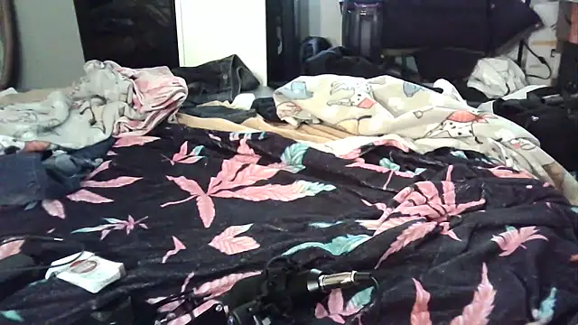 Snapshot of --D-a-D-D-y- chatting on February 5, 2025, 7:20 pm --D-a-D-D-y- online show from February 5, 2025, 7:20 pm