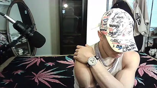 Snapshot of --D-a-D-D-y- chatting on February 6, 2025, 12:11 am --D-a-D-D-y- online show from February 6, 2025, 12:11 am