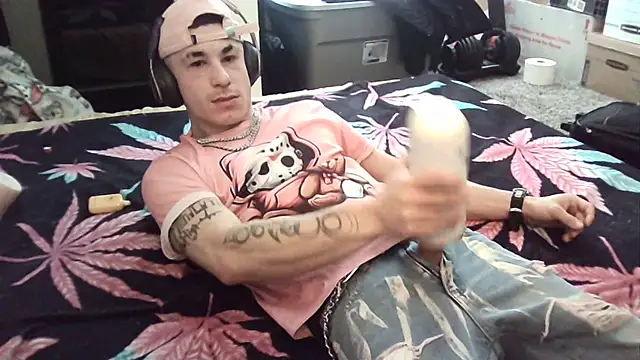 Snapshot of --D-a-D-D-y- chatting on February 12, 2025, 7:45 pm --D-a-D-D-y- online show from February 12, 2025, 7:45 pm