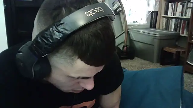 Snapshot of --D-a-D-D-y- chatting on March 1, 2025, 6:43 pm --D-a-D-D-y- online show from March 1, 2025, 6:43 pm