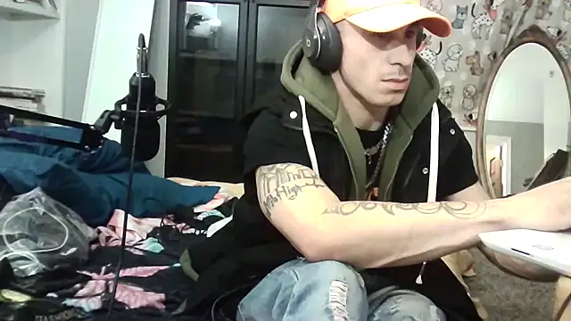 Snapshot of --D-a-D-D-y- chatting on March 9, 2025, 9:57 am --D-a-D-D-y- online show from March 9, 2025, 9:57 am