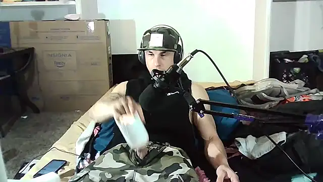 Snapshot of --D-a-D-D-y- chatting on March 14, 2025, 1:24 pm --D-a-D-D-y- online show from March 14, 2025, 1:24 pm