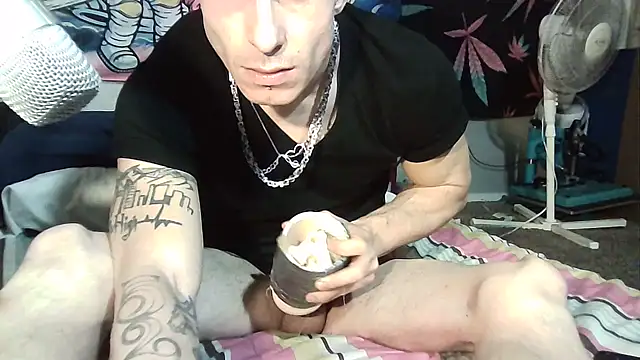 Snapshot of --D-a-D-D-y- chatting on October 9, 2025, 12:47 pm --D-a-D-D-y- online show from October 9, 2025, 12:47 pm