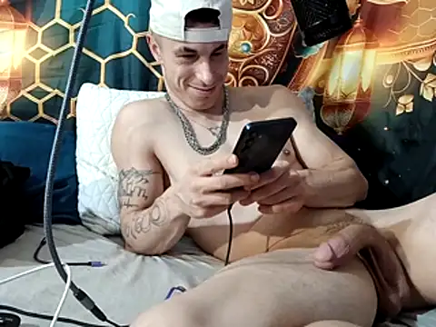 Snapshot of --D-a-D-D-y- chatting on December 17, 2025, 1:06 pm --D-a-D-D-y- online show from December 17, 2025, 1:06 pm