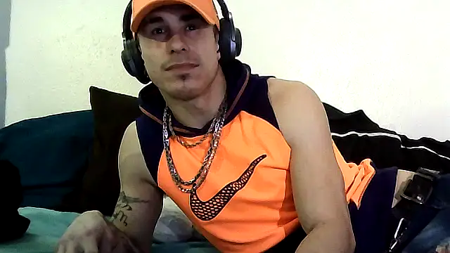 Snapshot of --D-a-D-D-y- chatting on February 9, 2026, 4:16 am --D-a-D-D-y- online show from February 9, 2026, 4:16 am