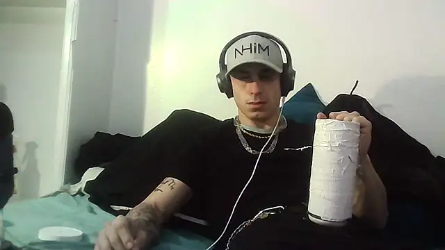 Snapshot of --D-a-D-D-y- chatting on February 18, 2026, 3:46 am --D-a-D-D-y- online show from February 18, 2026, 3:46 am