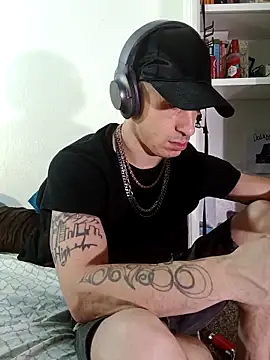 Snapshot of --D-a-D-D-y- chatting on February 24, 2026, 7:45 pm --D-a-D-D-y- online show from February 24, 2026, 7:45 pm